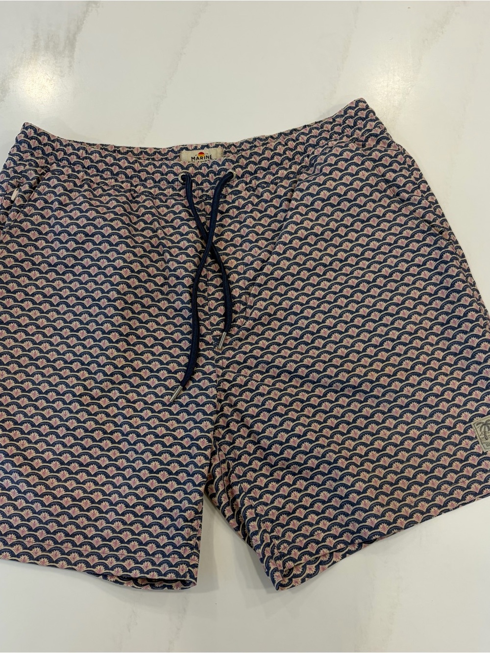Marine Layer Sport and Swim 6 inch Japanese Wave Print  Men's Medium
